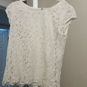 Cap sleep cream colored shirt